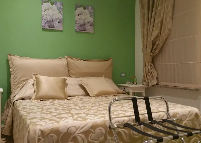 Selenebeach B&B 지아르디니낙소스